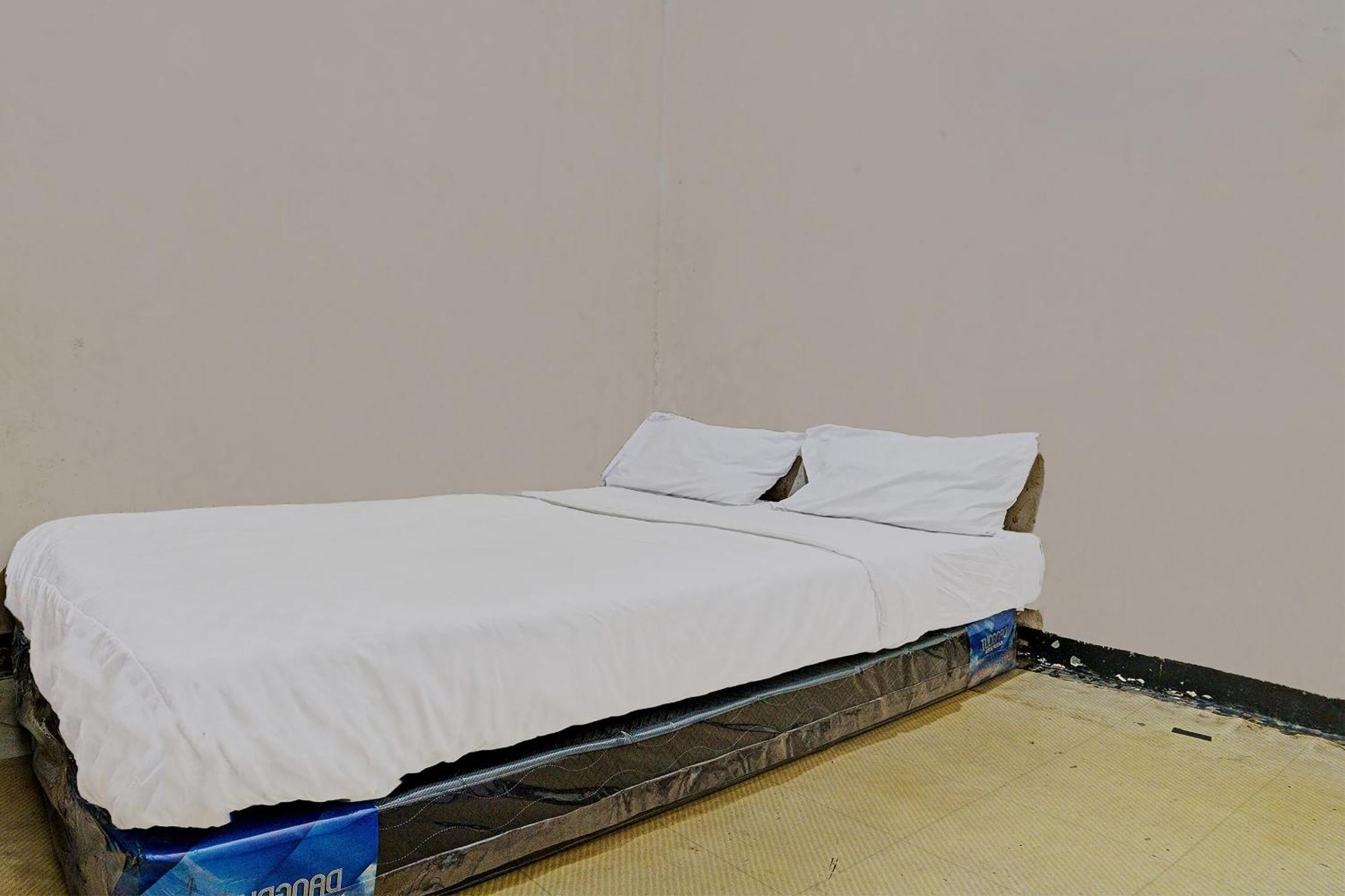 Отель Oyo Life 92709 Kost Teras Cikapundung Syariah Бандунг Экстерьер фото