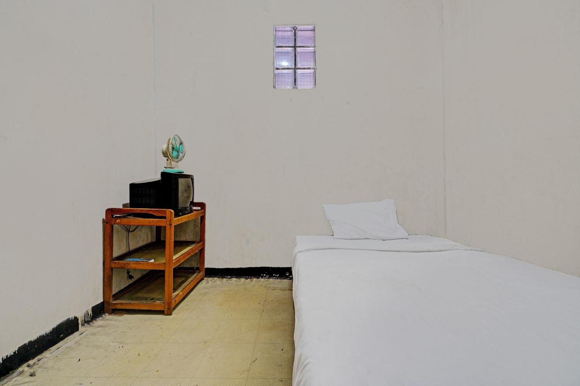 Отель Oyo Life 92709 Kost Teras Cikapundung Syariah Бандунг Экстерьер фото