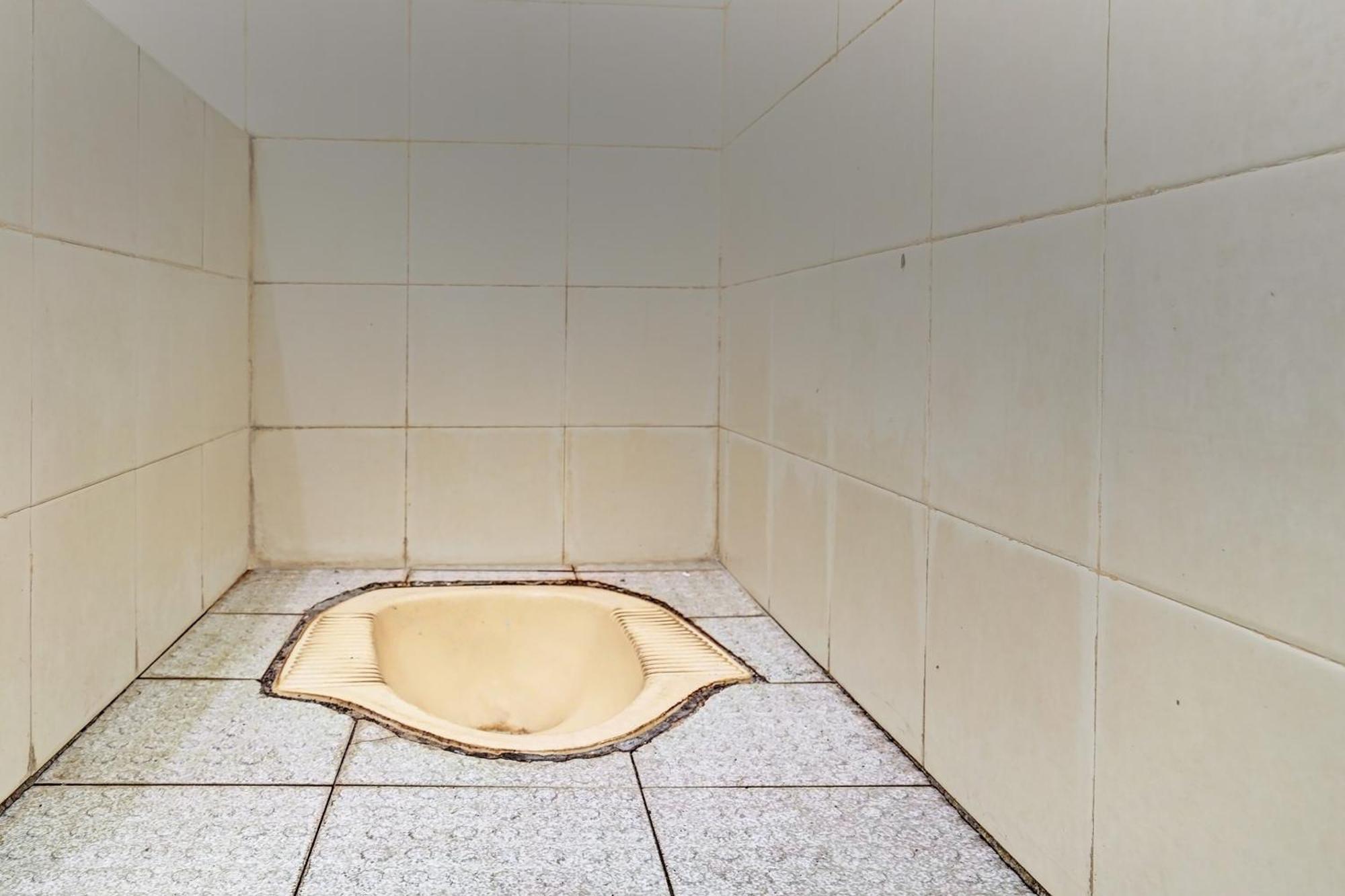 Отель Oyo Life 92709 Kost Teras Cikapundung Syariah Бандунг Экстерьер фото