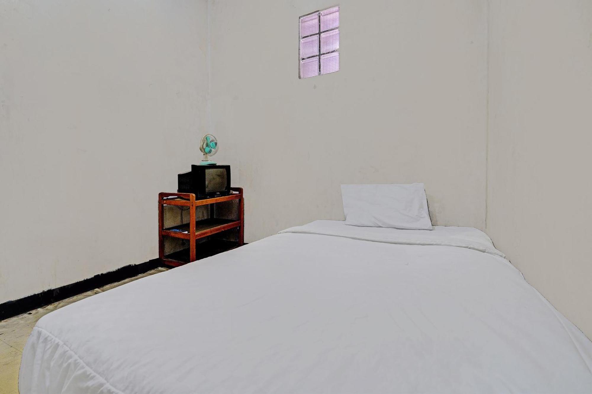 Отель Oyo Life 92709 Kost Teras Cikapundung Syariah Бандунг Экстерьер фото